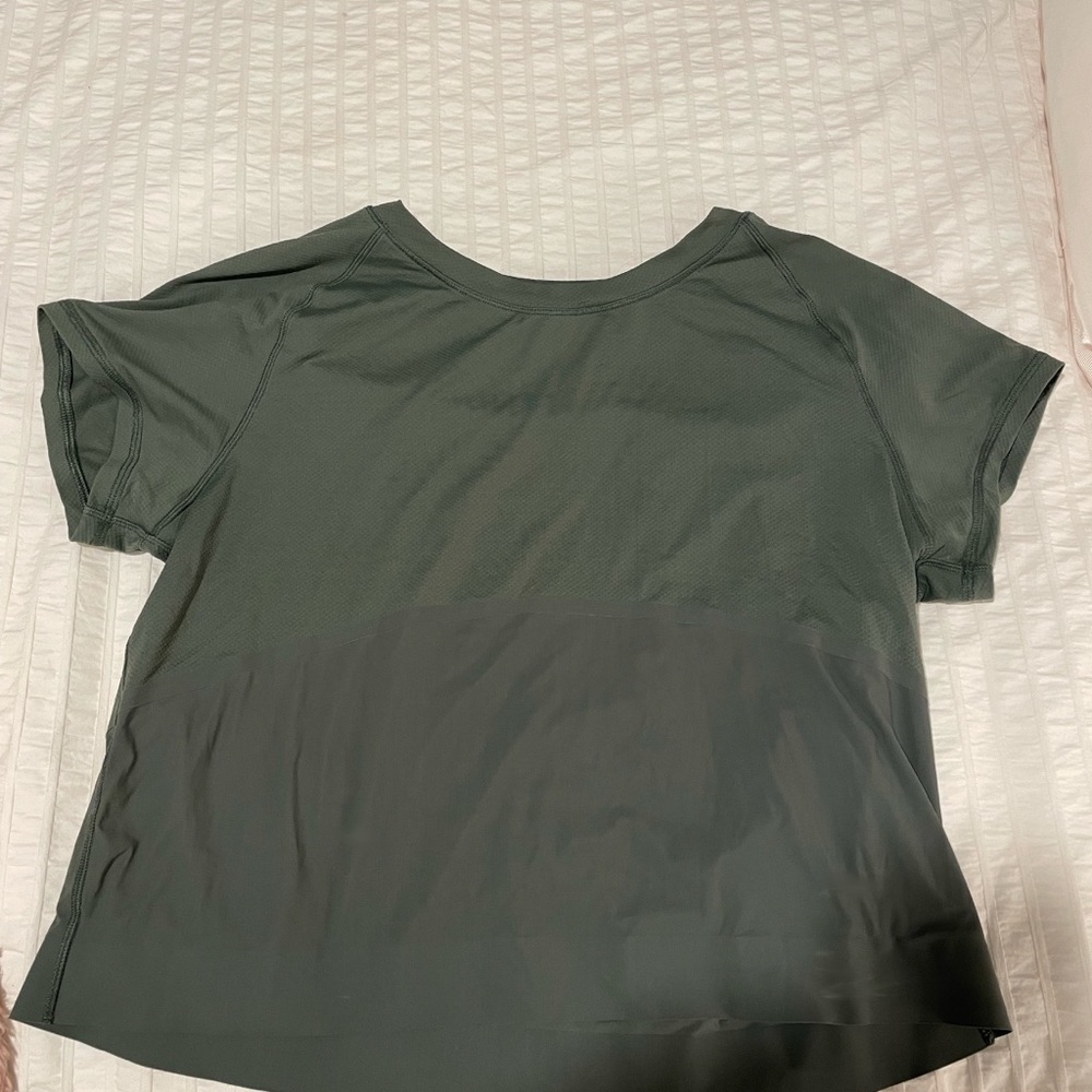 green lululemon top